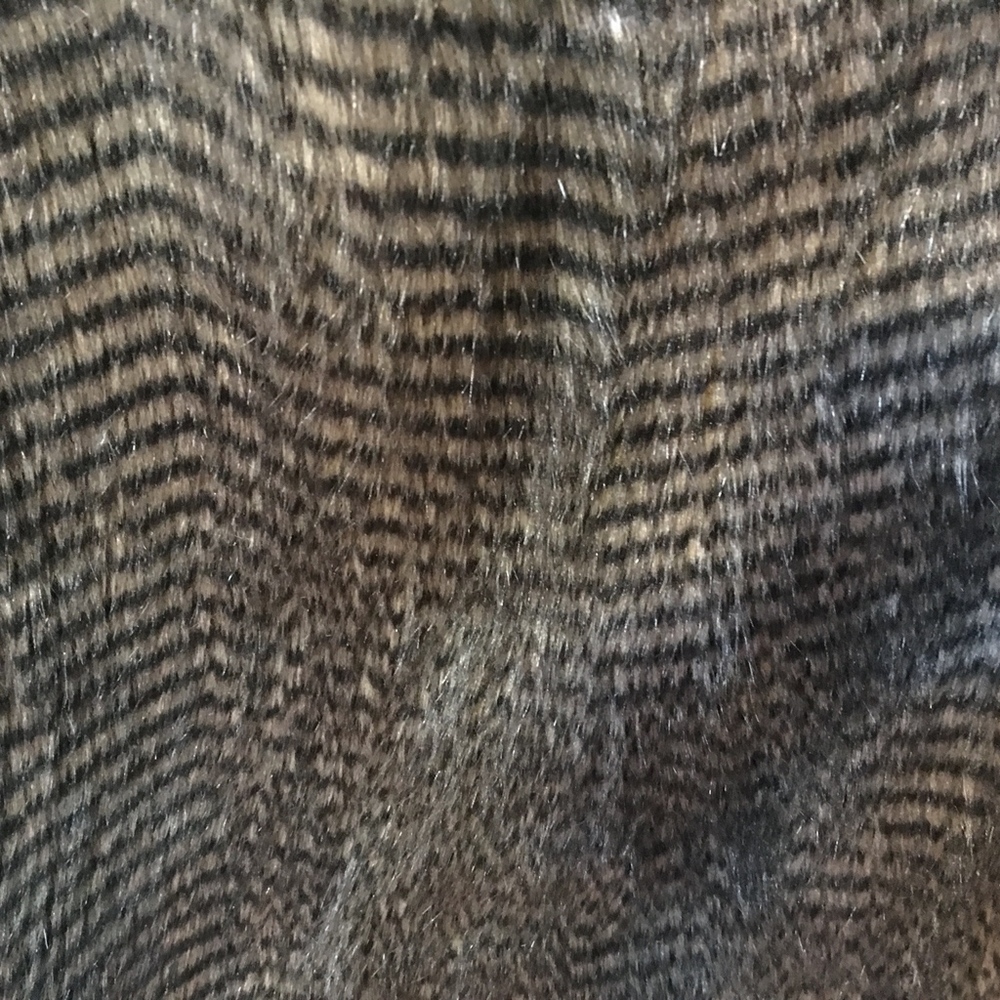 JACK Black/ Brown Faux Wispy Fur Vest - Picture 8 of 8